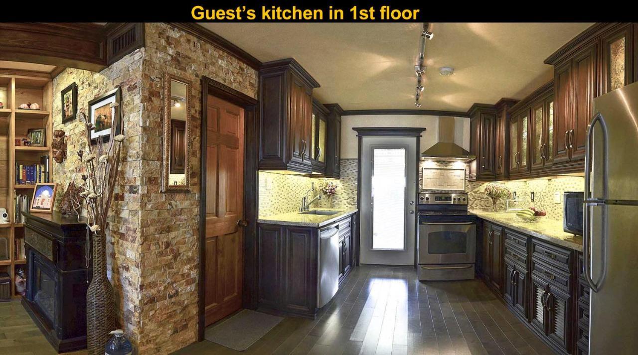 Salmon Magwood Guesthouse โตรอนโต ภายนอก รูปภาพ