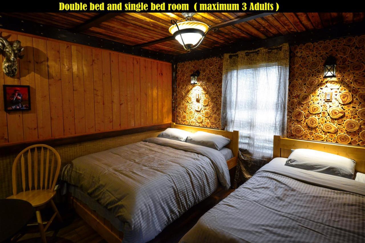 Salmon Magwood Guesthouse โตรอนโต ภายนอก รูปภาพ